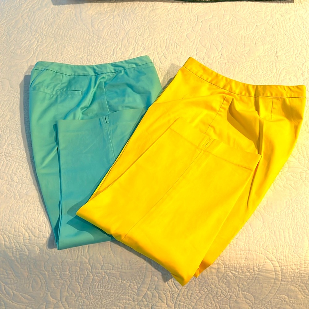 JH COLLECTIBLES Stretch Capris 2  for one price Sz 8
